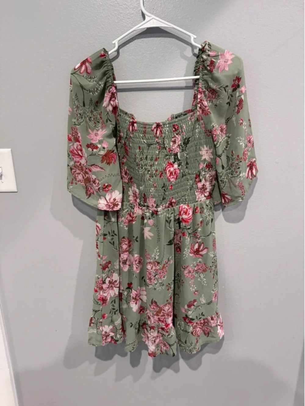 Lily Rose mini dress, flowy sleeves size Large